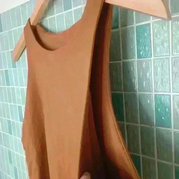 Spandex Blend Sleevelss Crop Tank Top Caramel Brown - Picture 5 of 9